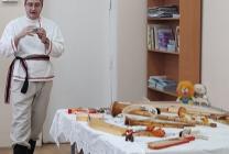 Путешествие по мелодиям: русские и карельские народные музыкальные инструменты - сквозь время и традиции.